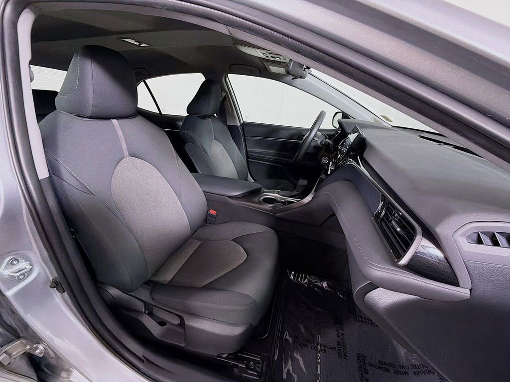 Used 2022 Toyota Camry LE image 26