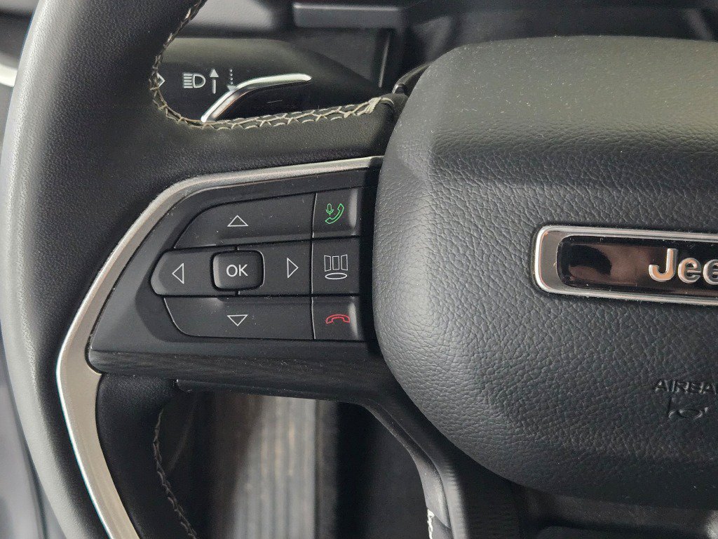 Used 2023 Jeep Grand Cherokee Altitude AWD/4WD image 30