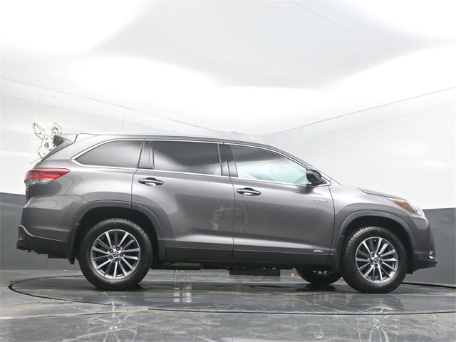 Used 2019 Toyota Highlander XLE image 54