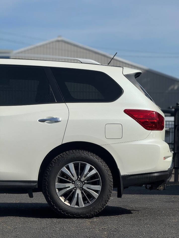 Used 2018 Nissan Pathfinder SV AWD/4WD image 17