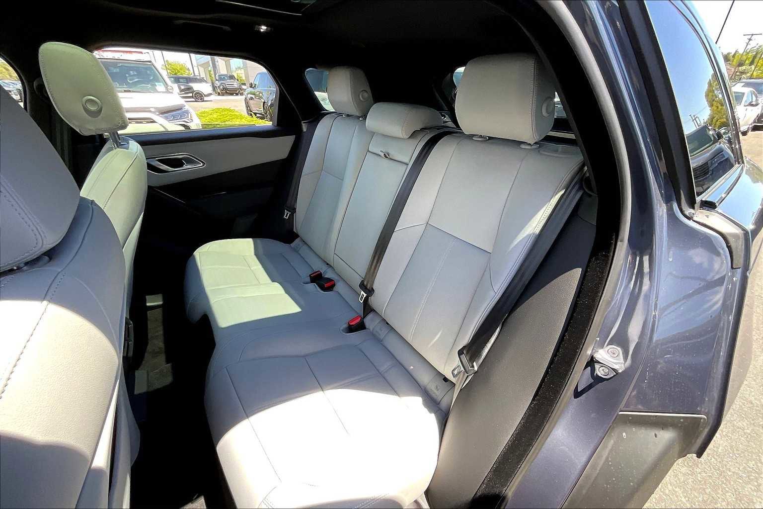 New 2026 Land Rover Range Rover Velar Dynamic SE image 12