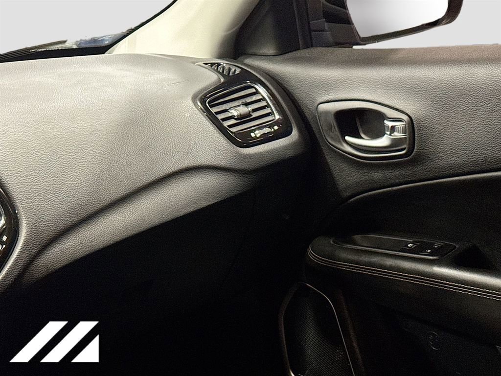 Used 2021 Jeep Compass Limited image 23