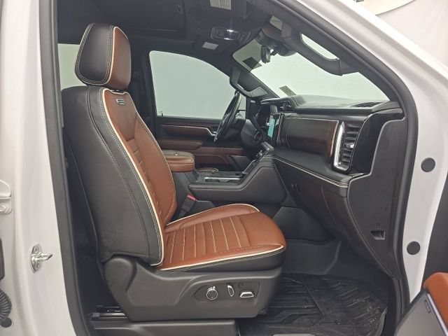 Used 2025 GMC Sierra 3500 Denali Ultimate AWD/4WD image 7