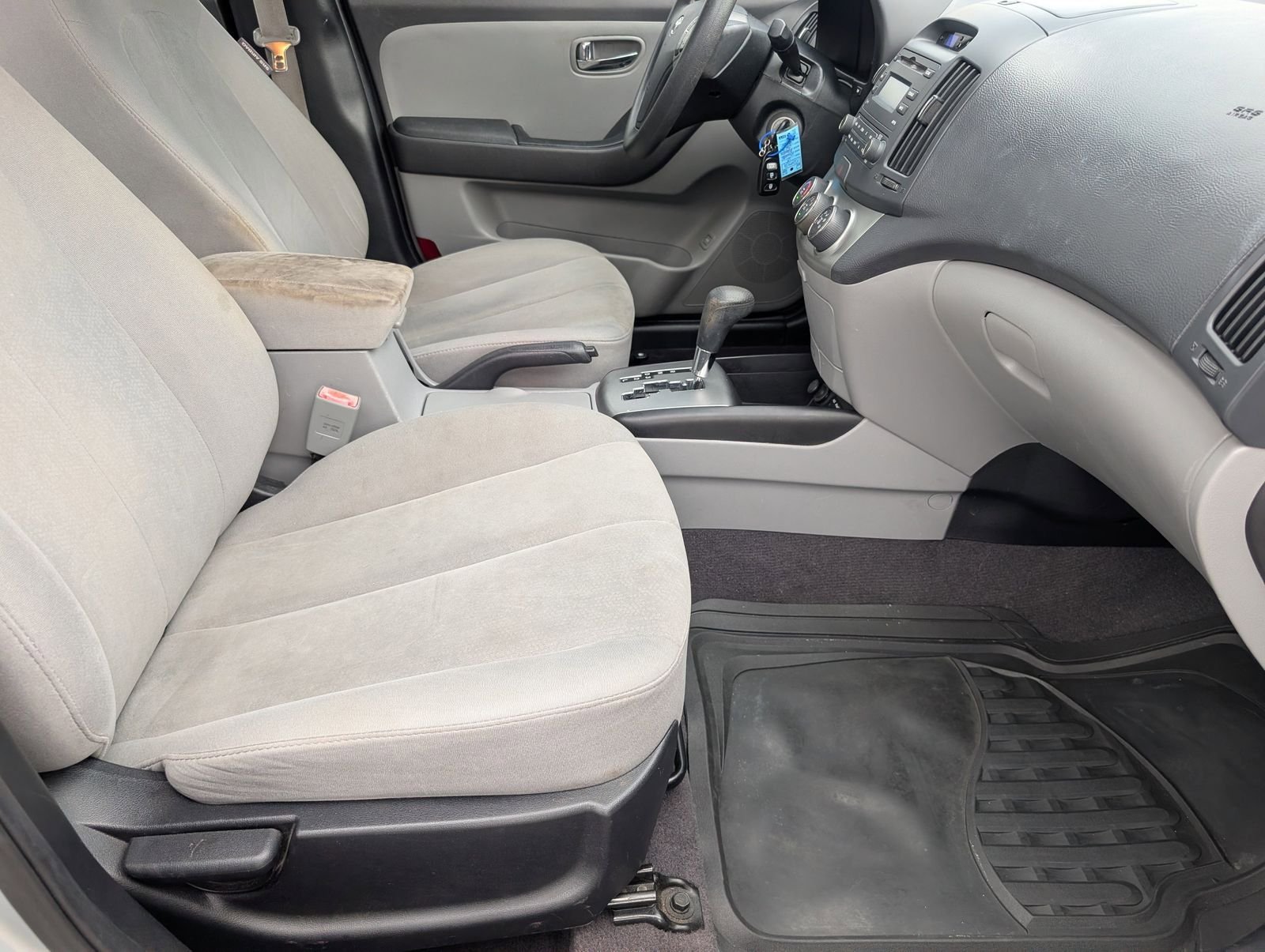 Used 2010 Hyundai Elantra GLS FWD image 21