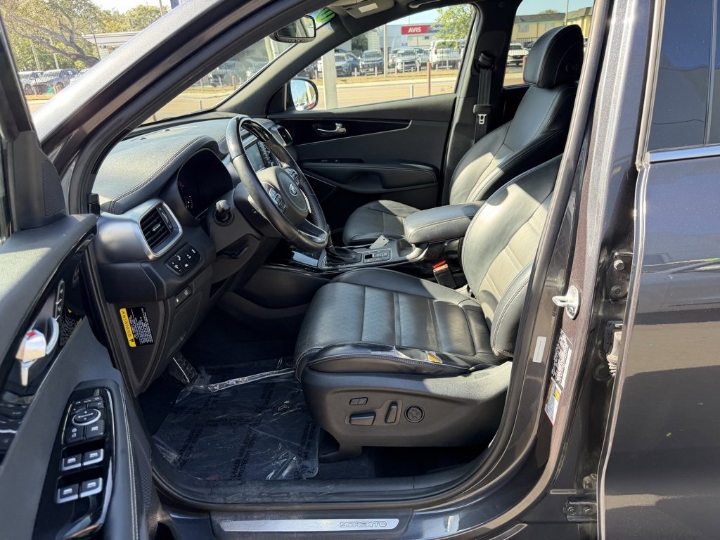 Used 2017 Kia Sorento SX image 16