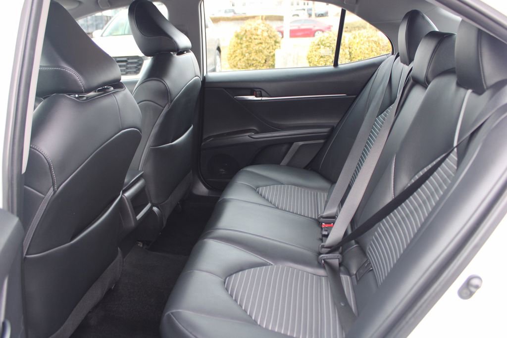 Used 2022 Toyota Camry SE image 12
