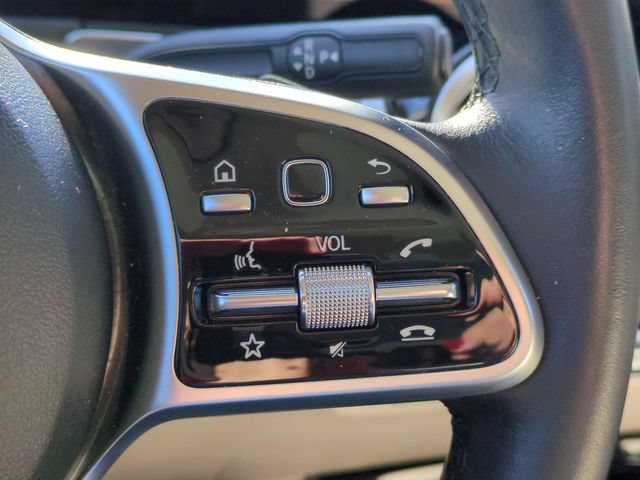 Used 2023 Mercedes-Benz GLB 250 4MATIC w/ Premium Package image 17