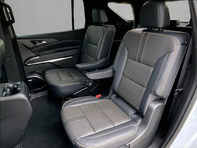 Used 2026 Chevrolet Traverse High Country FWD image 28