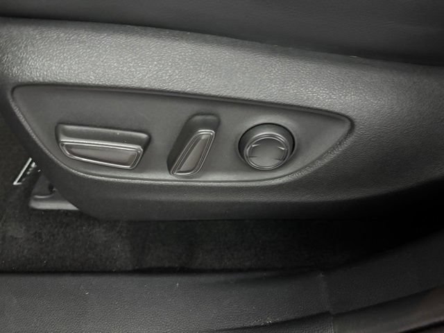 Used 2022 Toyota Highlander XLE FWD image 10