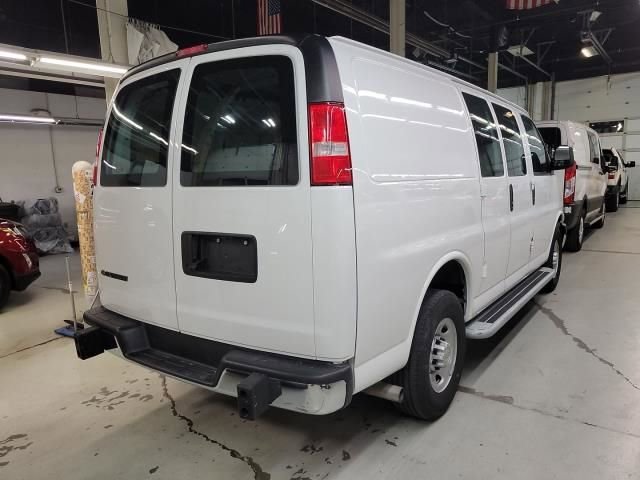 Used 2024 Chevrolet Express 2500 w/ Driver Convenience Package RWD image 6
