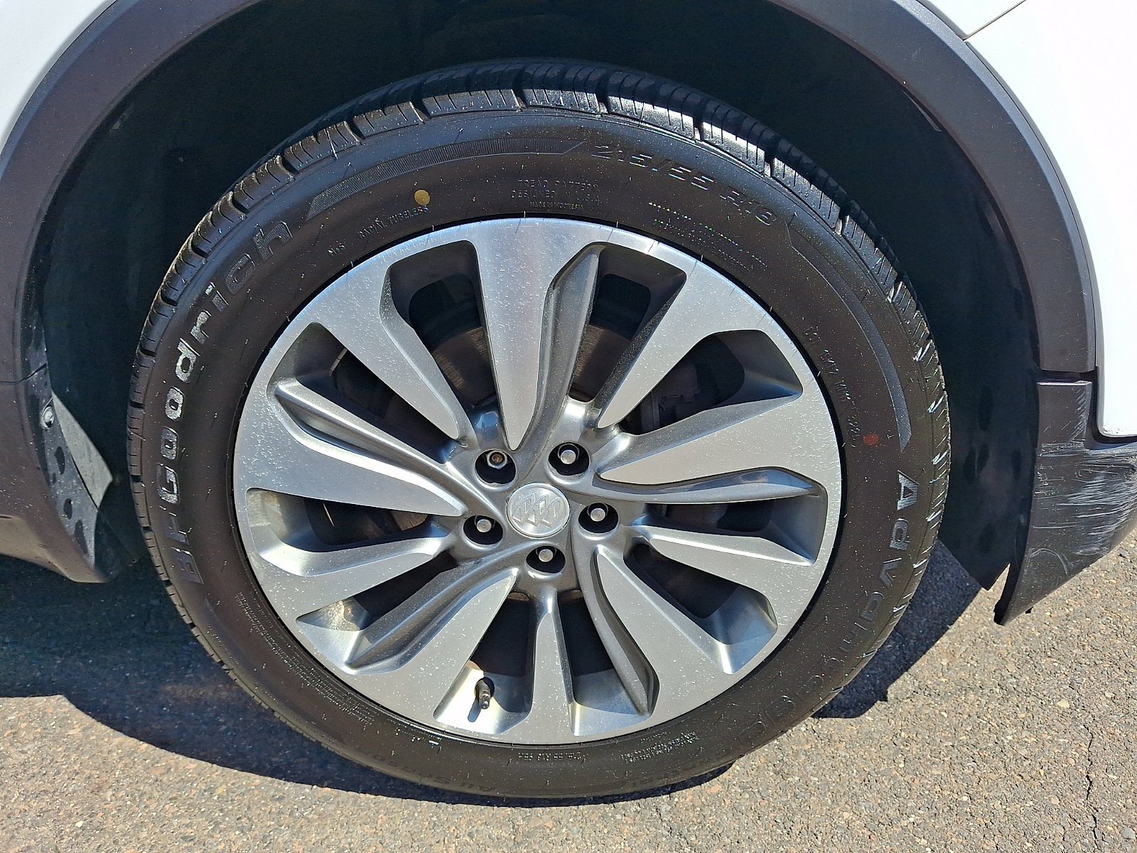 Used 2017 Buick Encore Essence FWD image 8