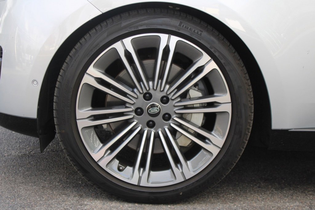 Used 2023 Land Rover Range Rover SE image 11