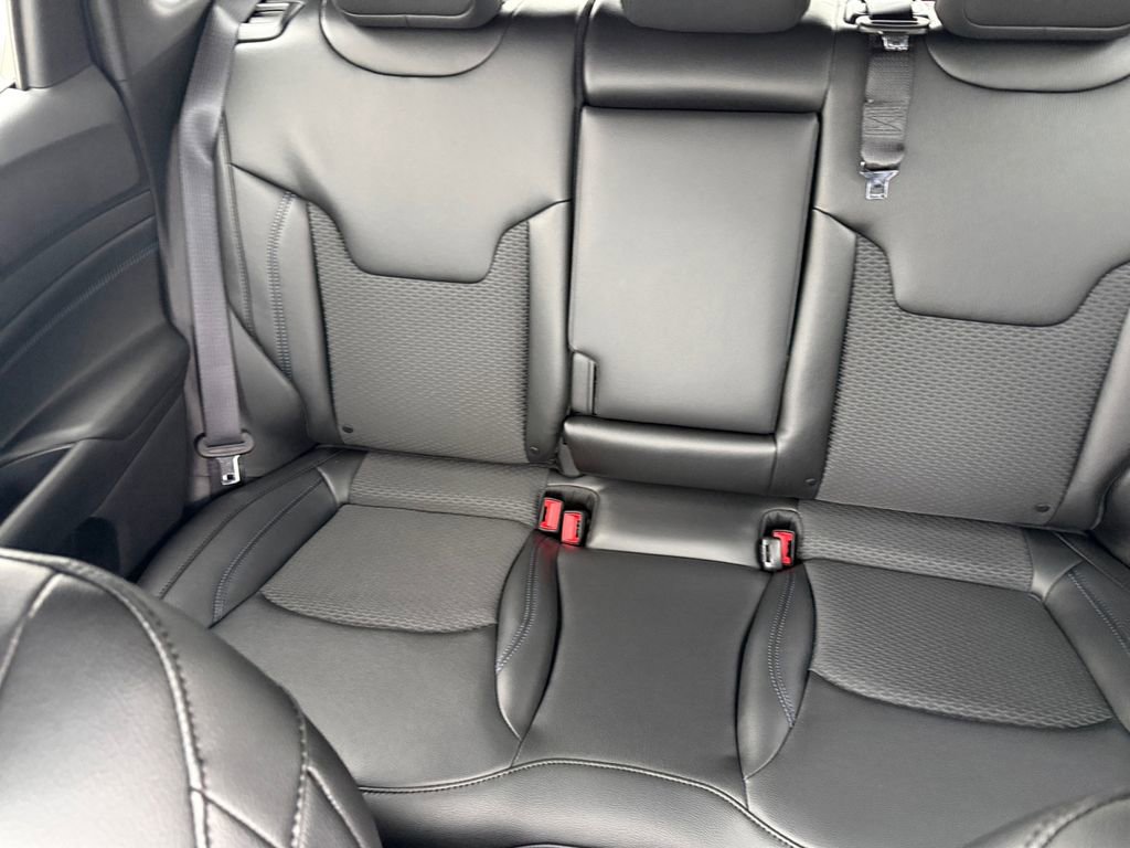 New 2026 Jeep Compass Latitude image 13