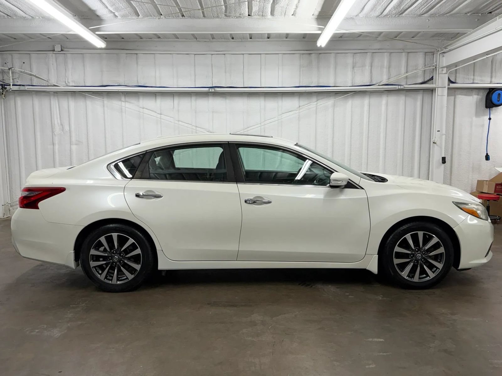 Used 2016 Nissan Altima 2.5 SV w/ Convenience Package FWD image 22