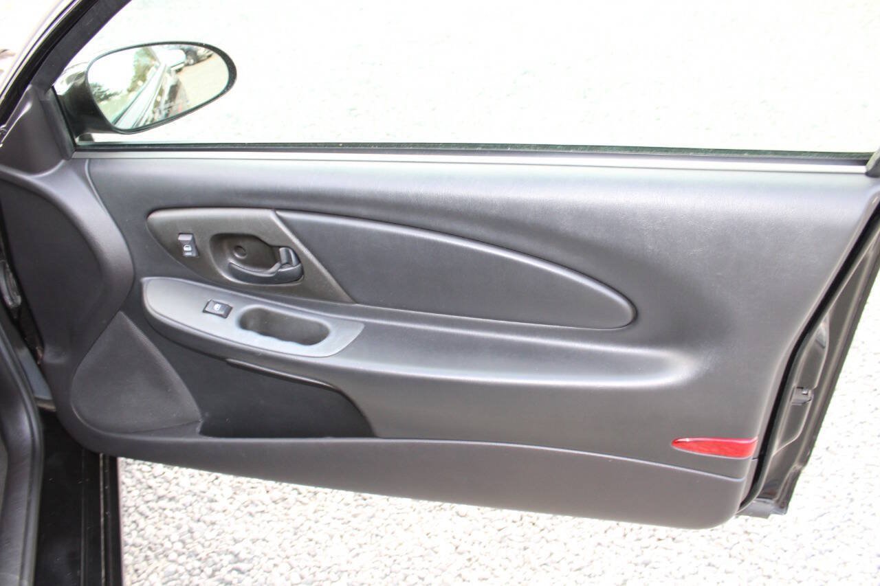 Used 2002 Chevrolet Monte Carlo SS w/ Preferred Equipment Group FWD image 18