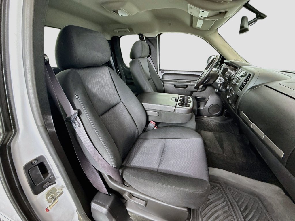Used 2011 Chevrolet Silverado 1500 LT AWD/4WD image 23
