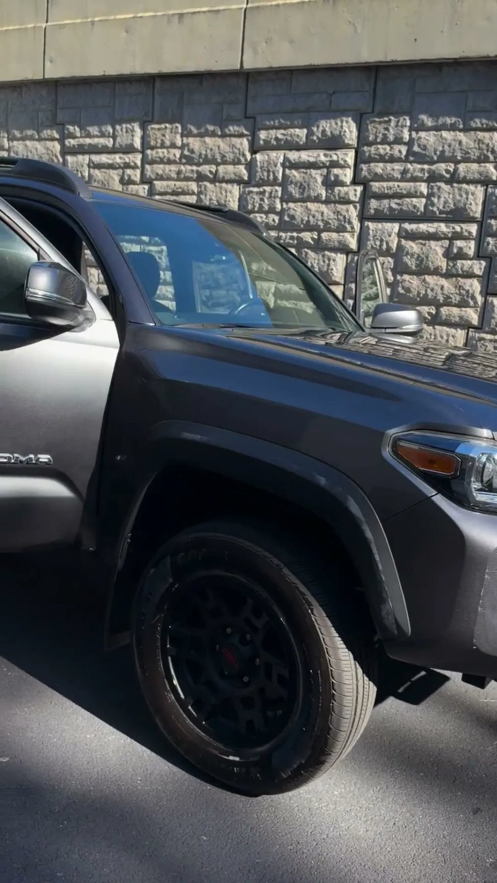 Used 2019 Toyota Tacoma TRD Off-Road AWD/4WD image 43