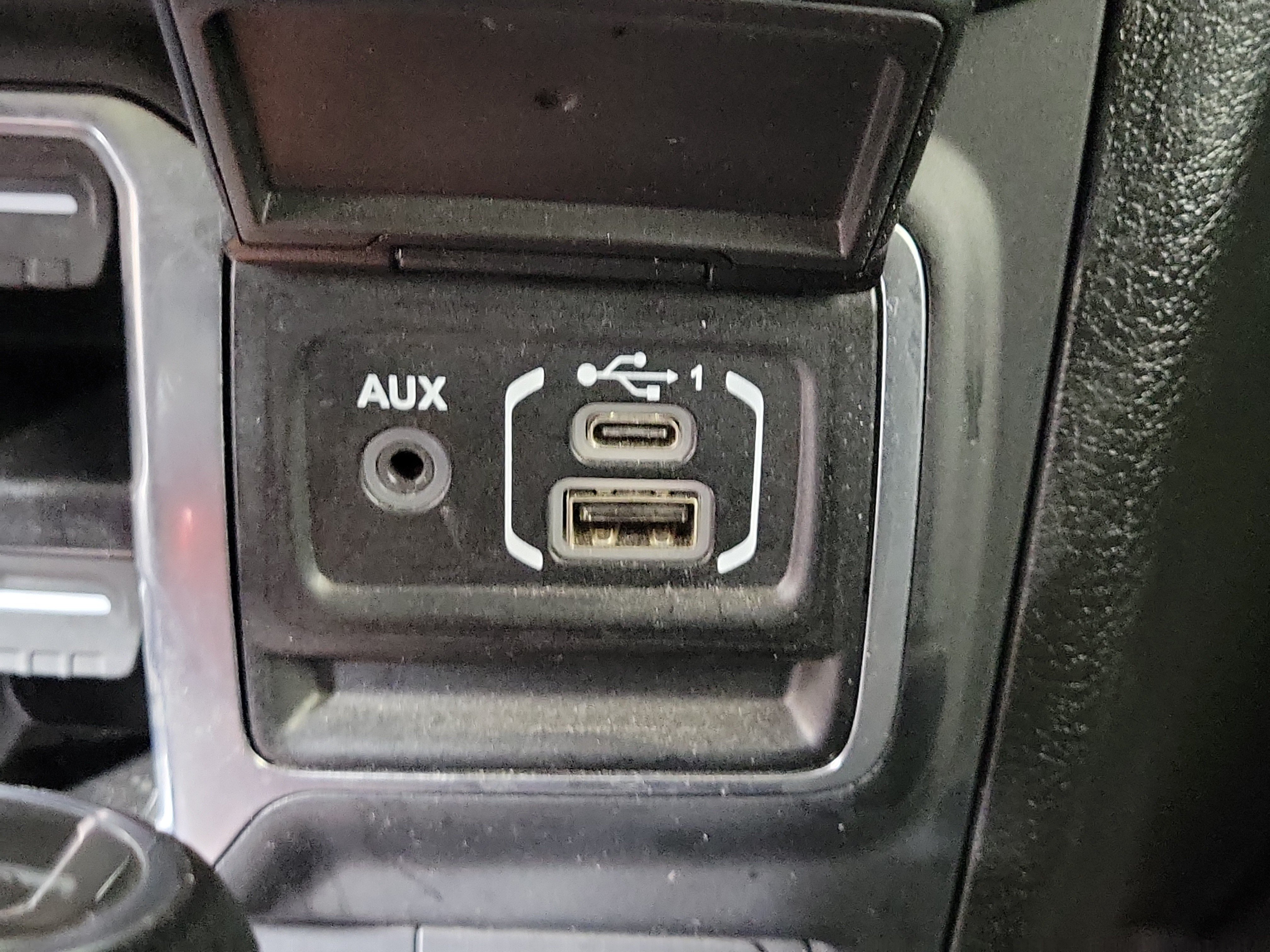 Used 2024 Jeep Gladiator Overland AWD/4WD image 21
