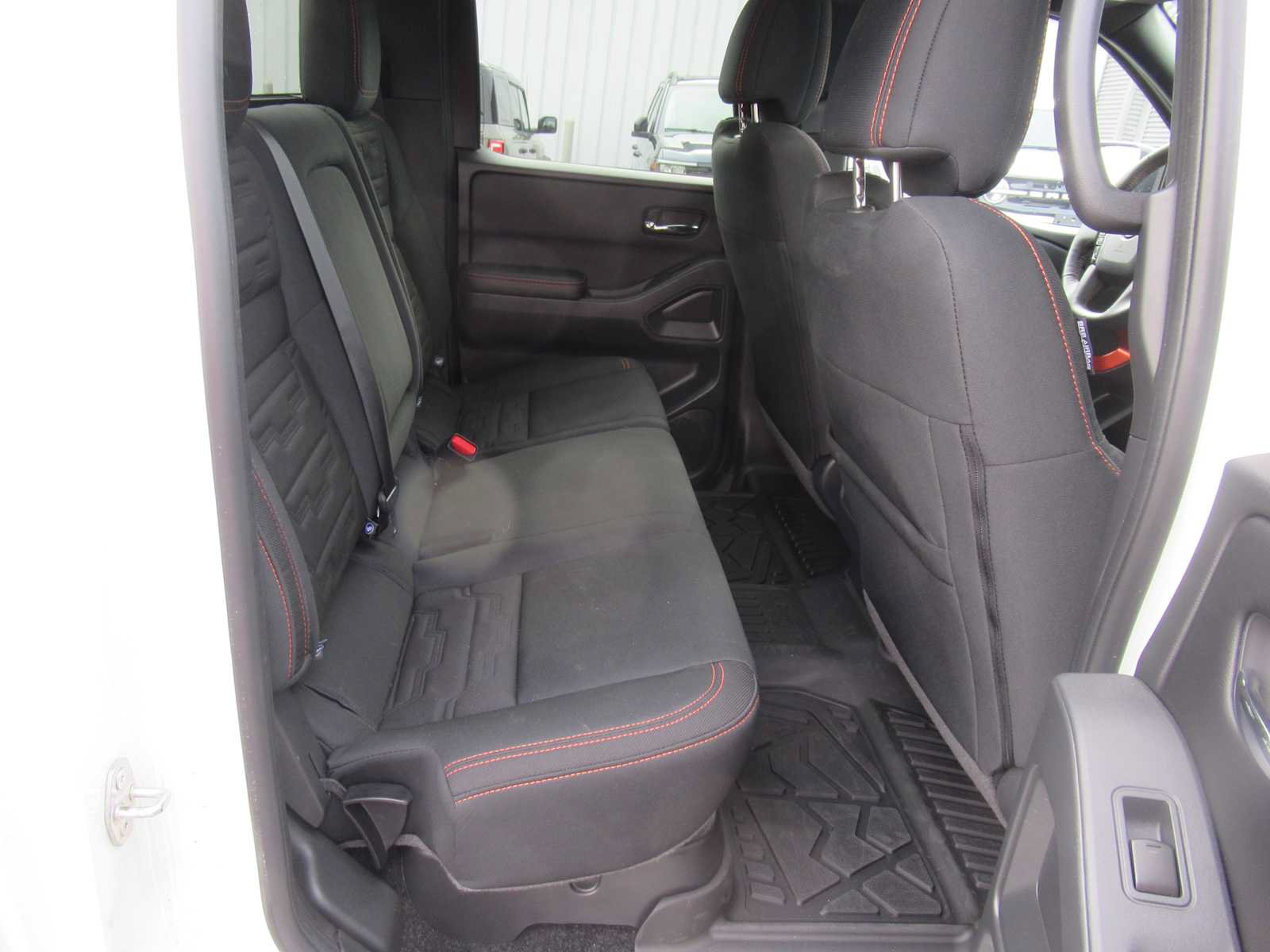 Used 2025 Nissan Frontier PRO-4X w/ Pro Convenience Package AWD/4WD image 18