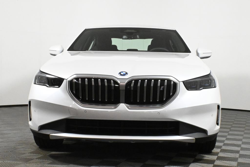 Used 2025 BMW i5 xDrive40 w/ Premium Package image 10