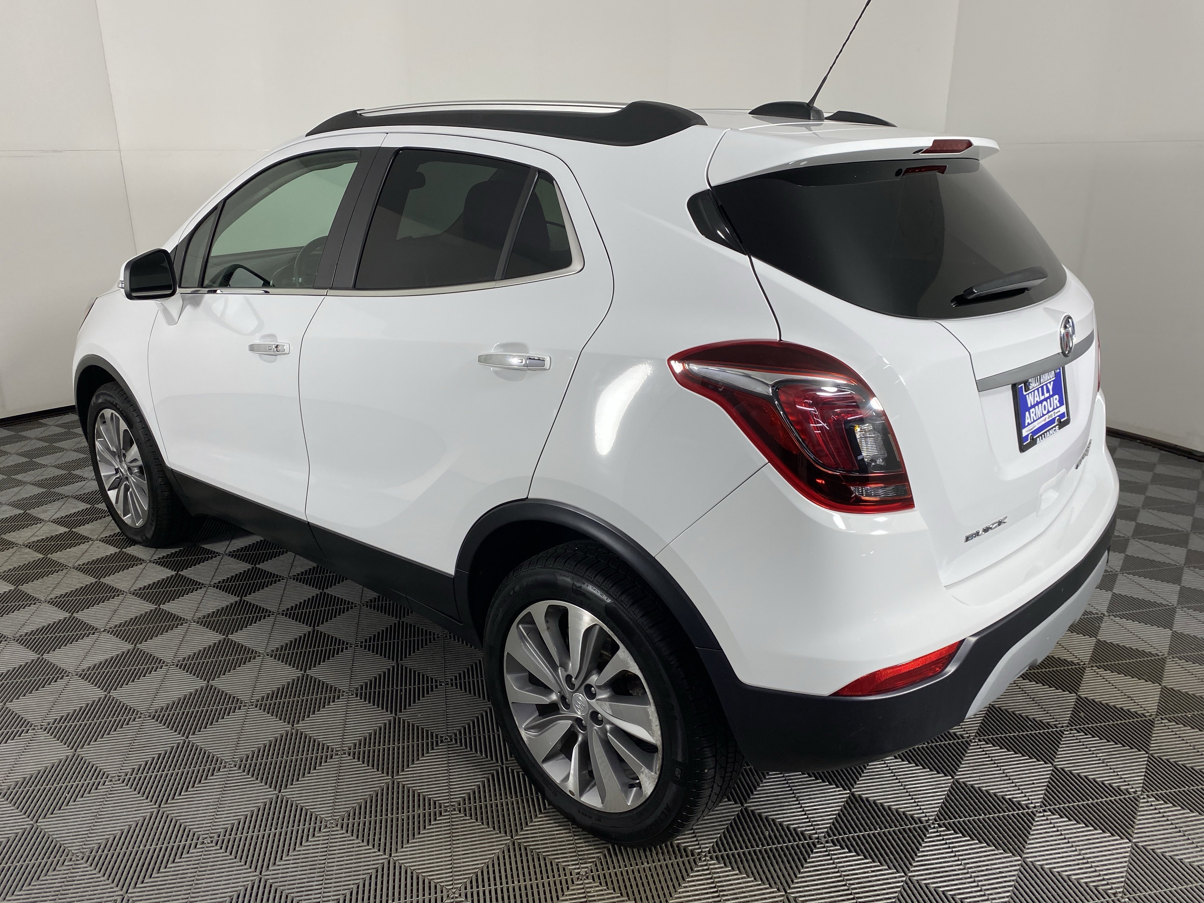 Used 2018 Buick Encore Preferred image 8