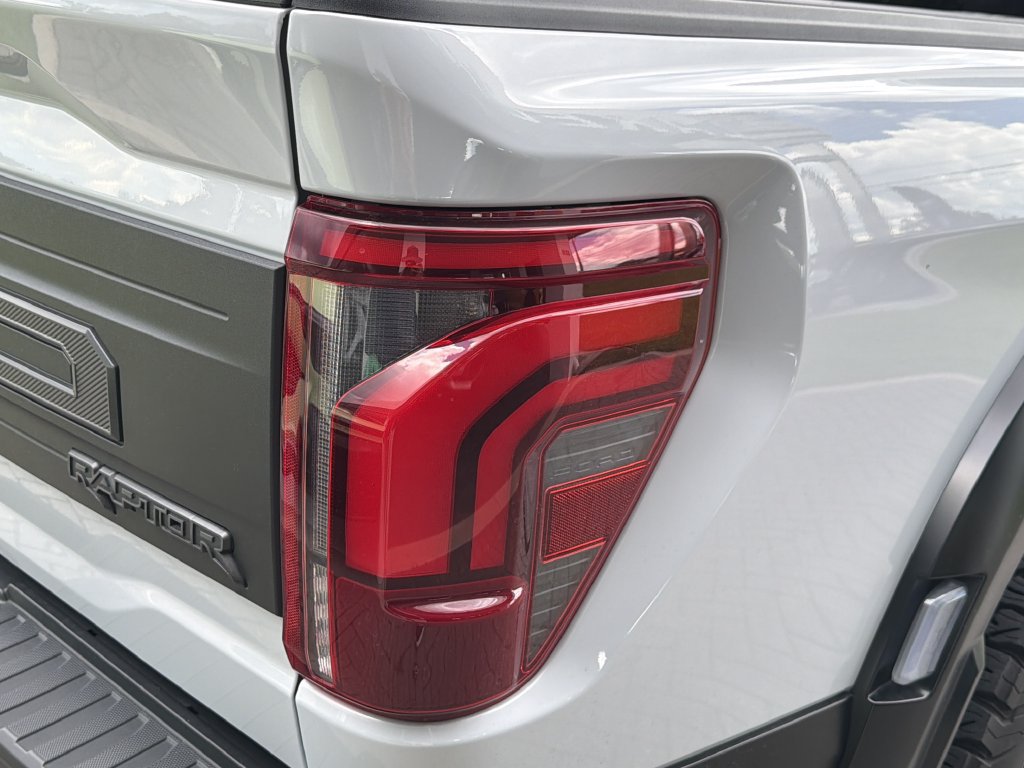Used 2025 Ford F150 Raptor AWD/4WD image 9