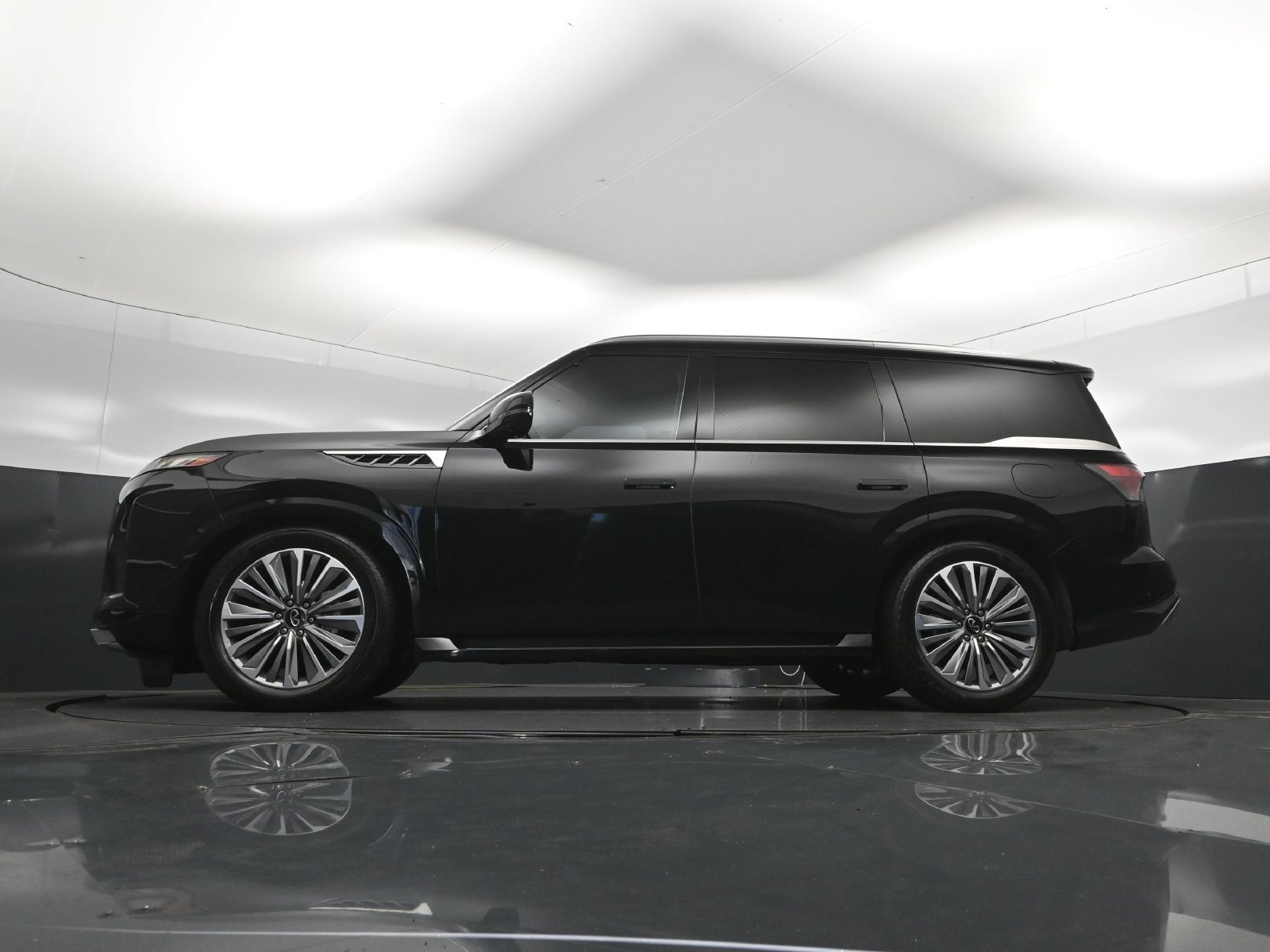 Certified 2025 INFINITI QX80 Luxe RWD image 39