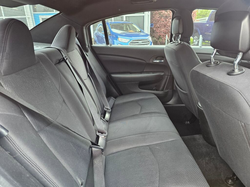Used 2013 Chrysler 200 LX FWD image 15