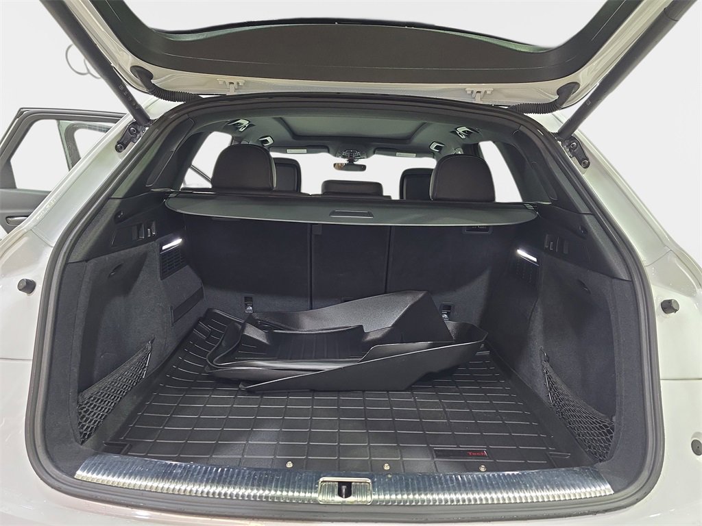 Used 2024 Audi SQ5 Prestige image 12