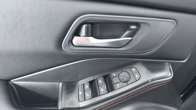 Certified 2025 Nissan Rogue SV AWD/4WD image 20