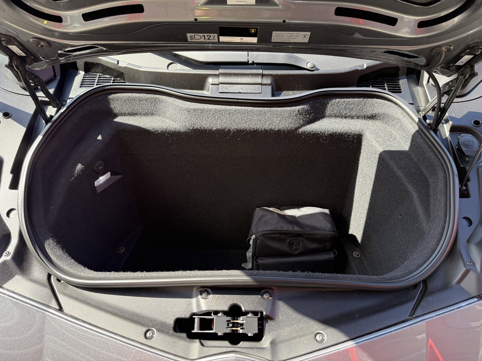 Used 2017 Lamborghini Aventador S image 19