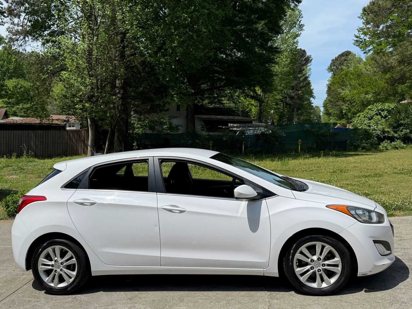 Used 2015 Hyundai Elantra GT FWD image 4