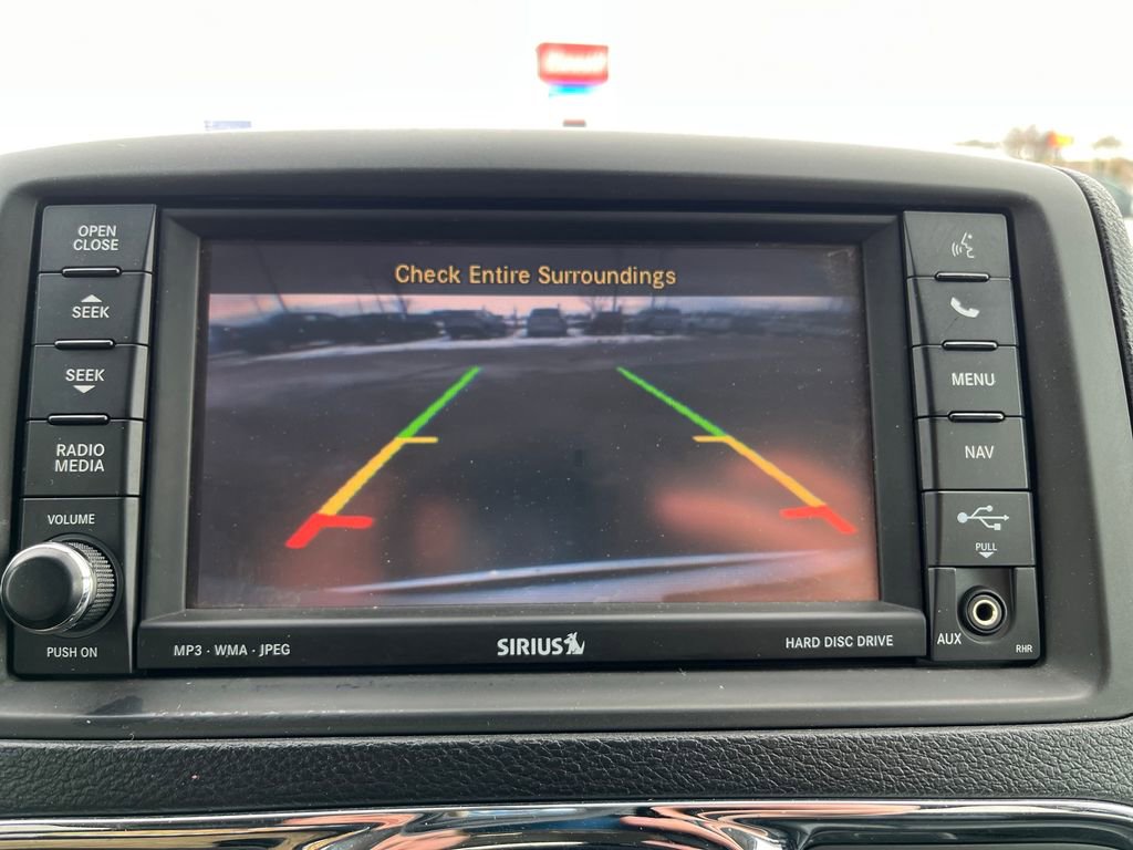 Used 2011 Chrysler Town & Country Limited image 27