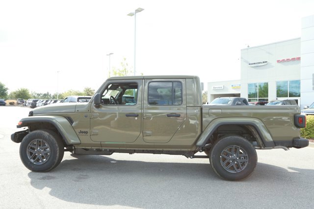 New 2026 Jeep Gladiator Sport image 10