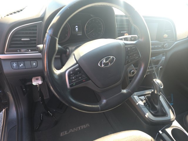 Used 2018 Hyundai Elantra Value Edition FWD image 2