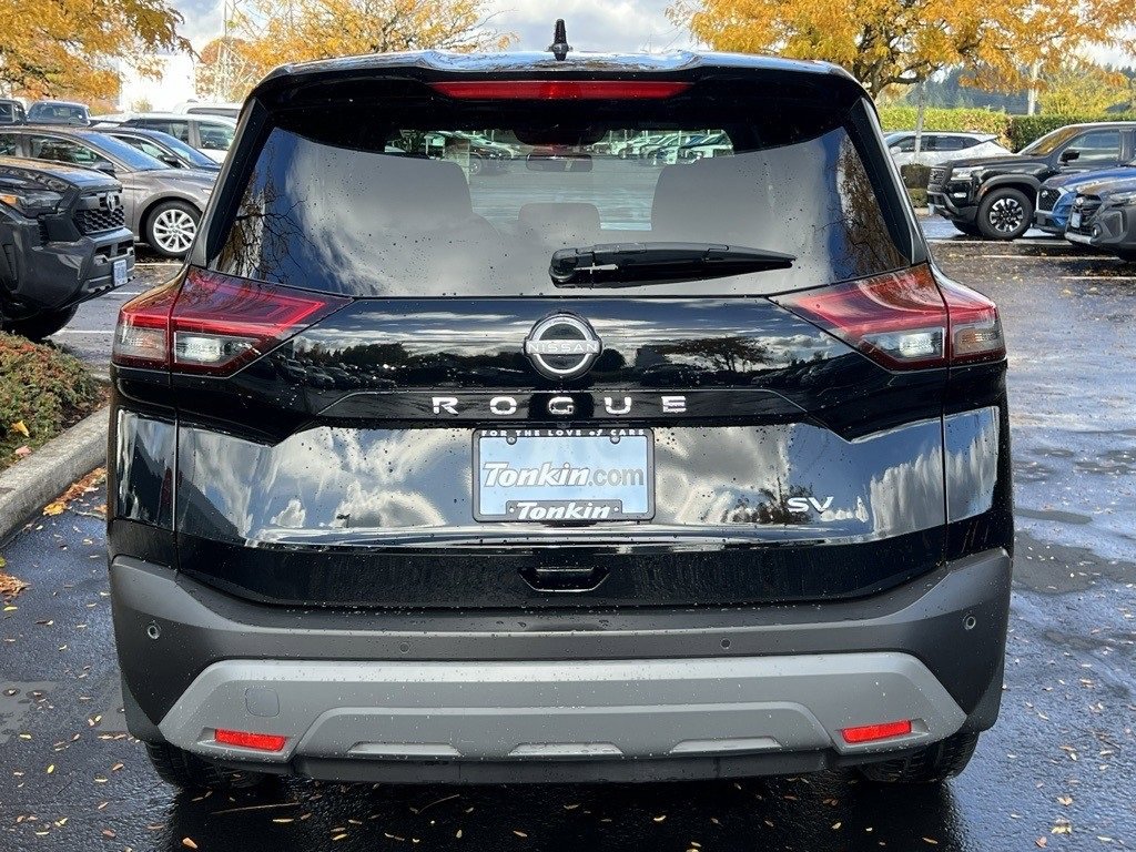 Used 2023 Nissan Rogue SV image 5