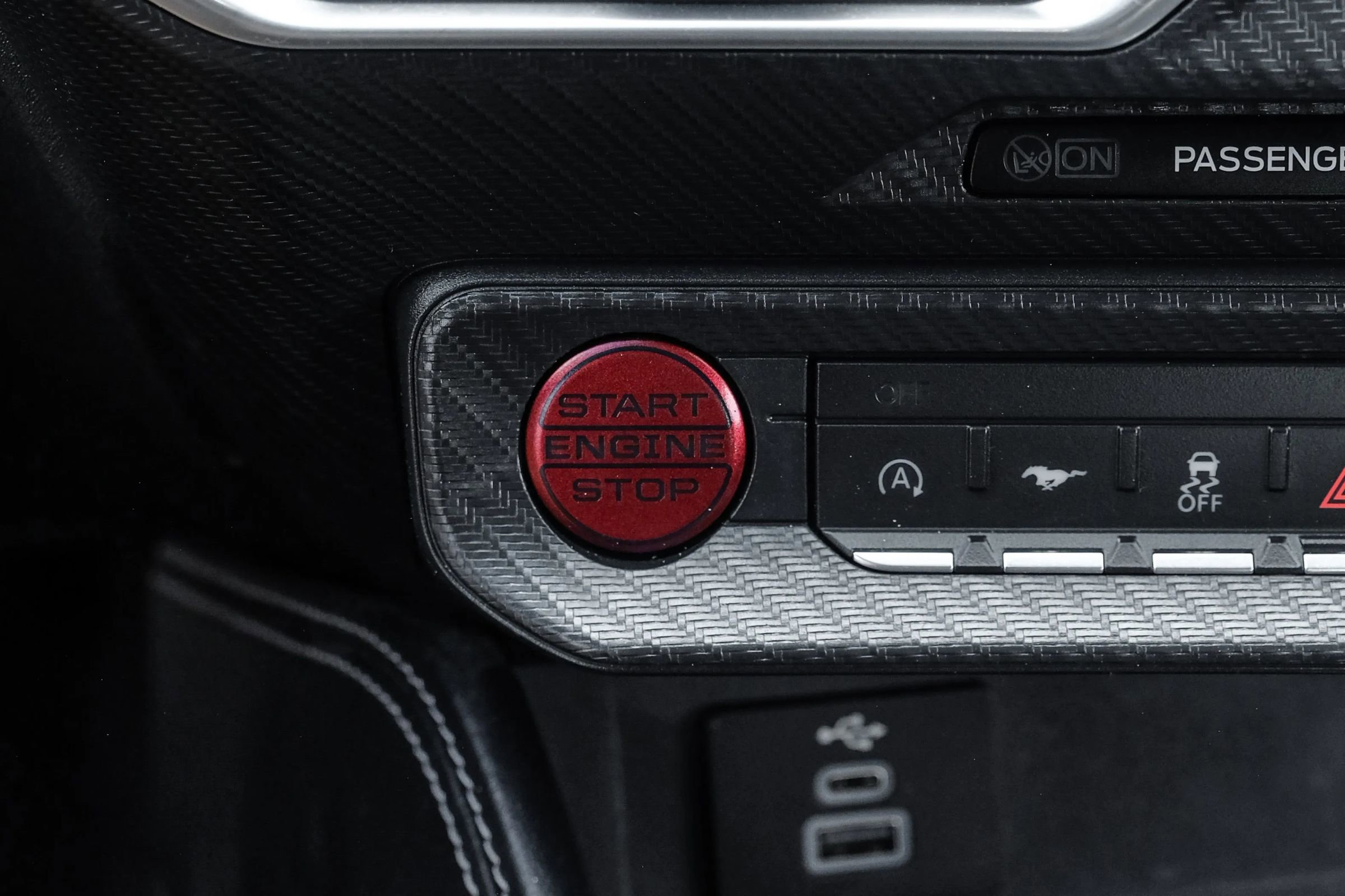Used 2025 Ford Mustang GT Premium RWD image 27