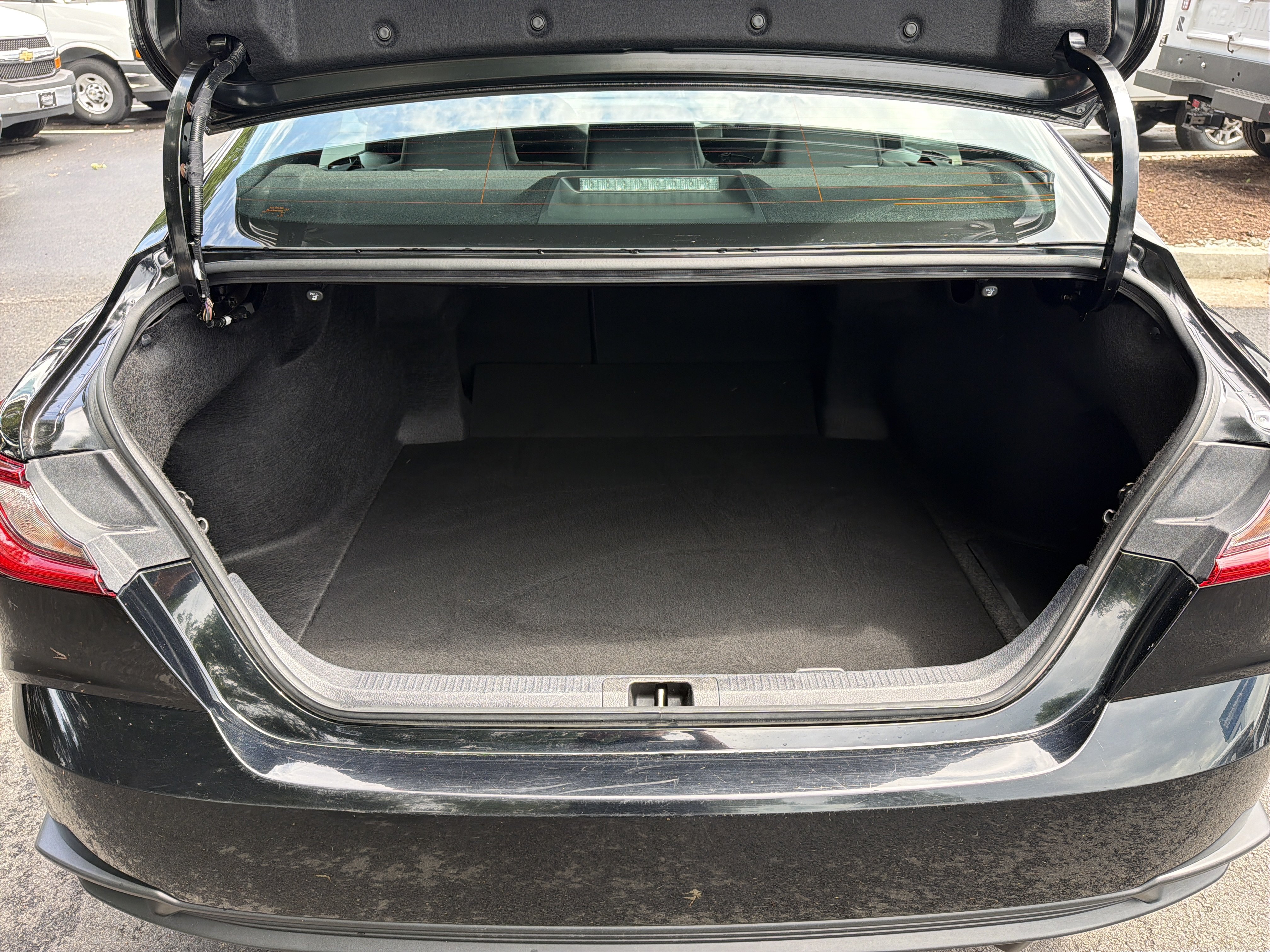 Used 2025 Toyota Camry SE FWD image 33