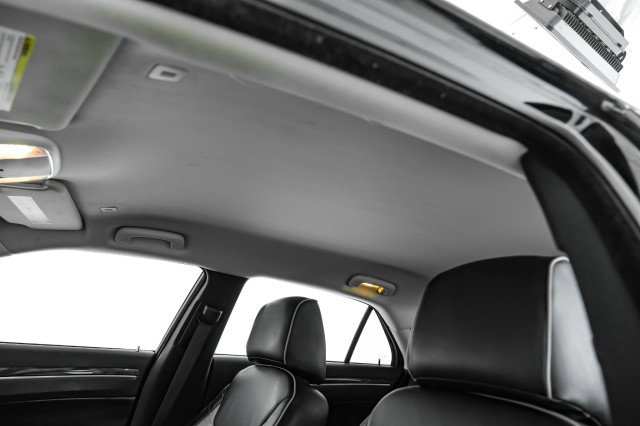 Used 2022 Chrysler 300 Touring w/ Sport Appearance Package image 26