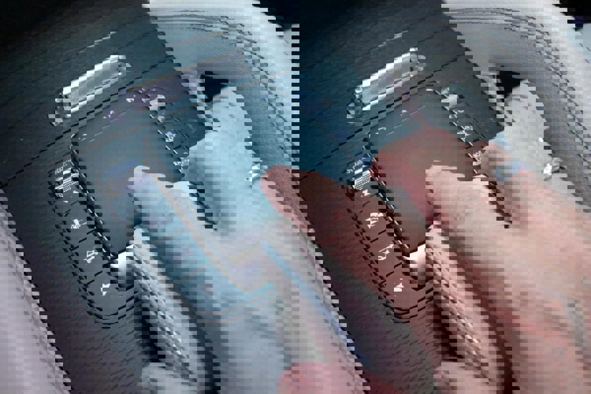 Used 2023 Mercedes-Benz GLS 450 4MATIC image 23