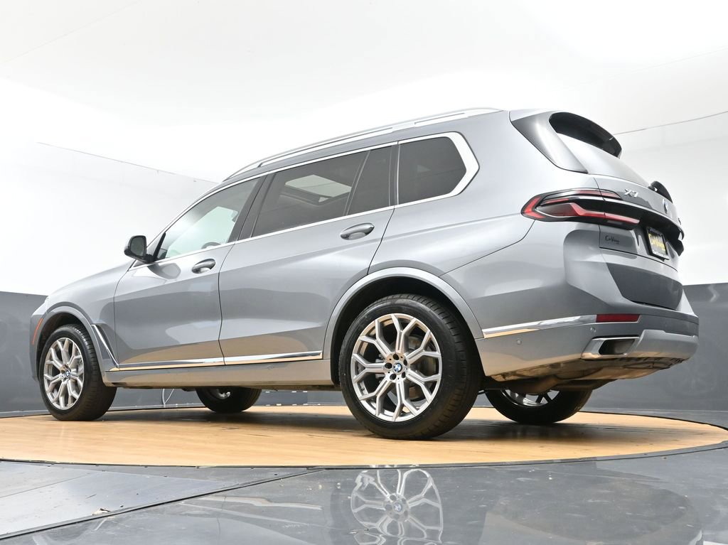 Used 2025 BMW X7 xDrive40i AWD/4WD image 56
