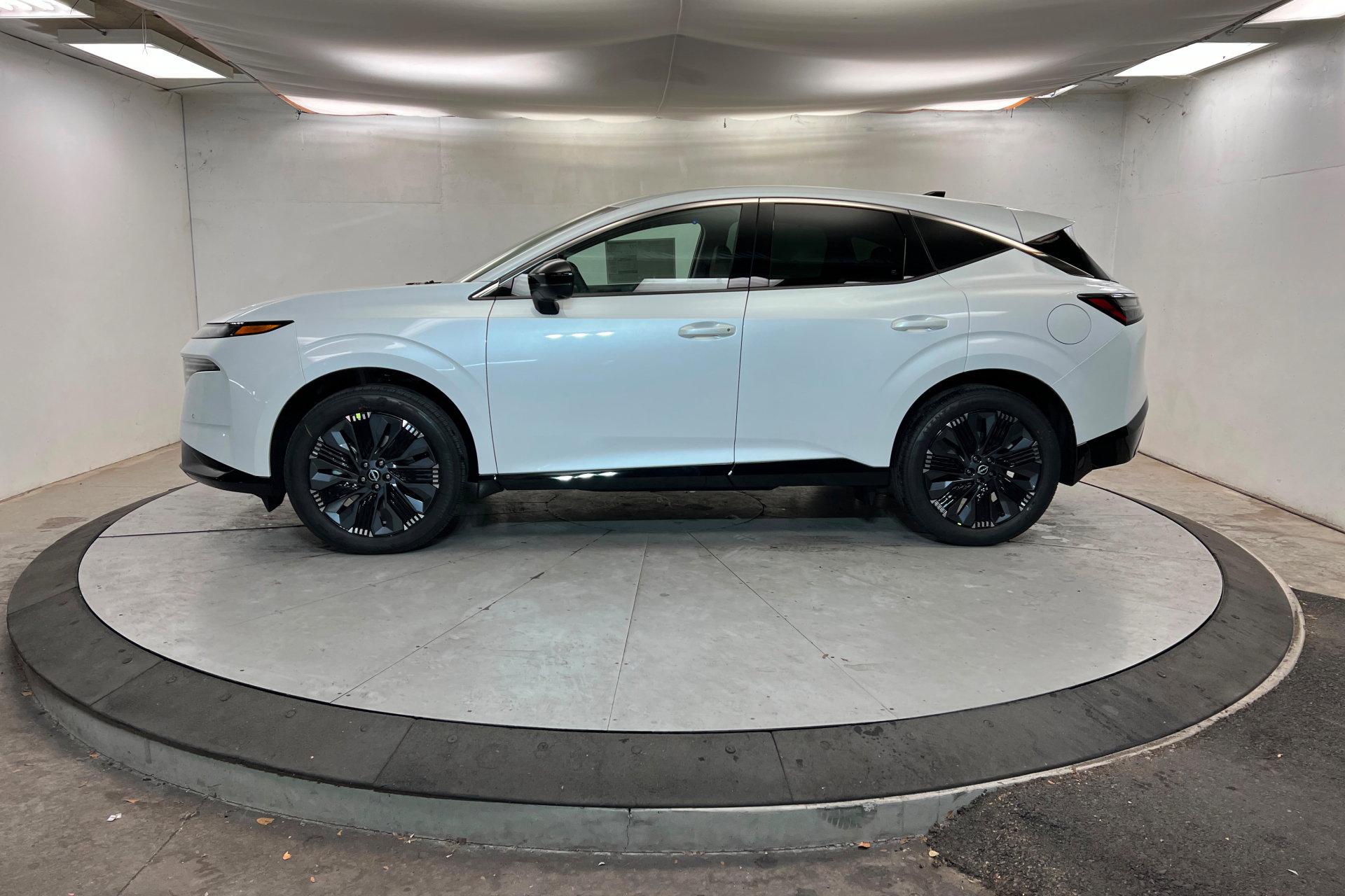 New 2026 Nissan Murano Platinum w/ Cargo Package image 2