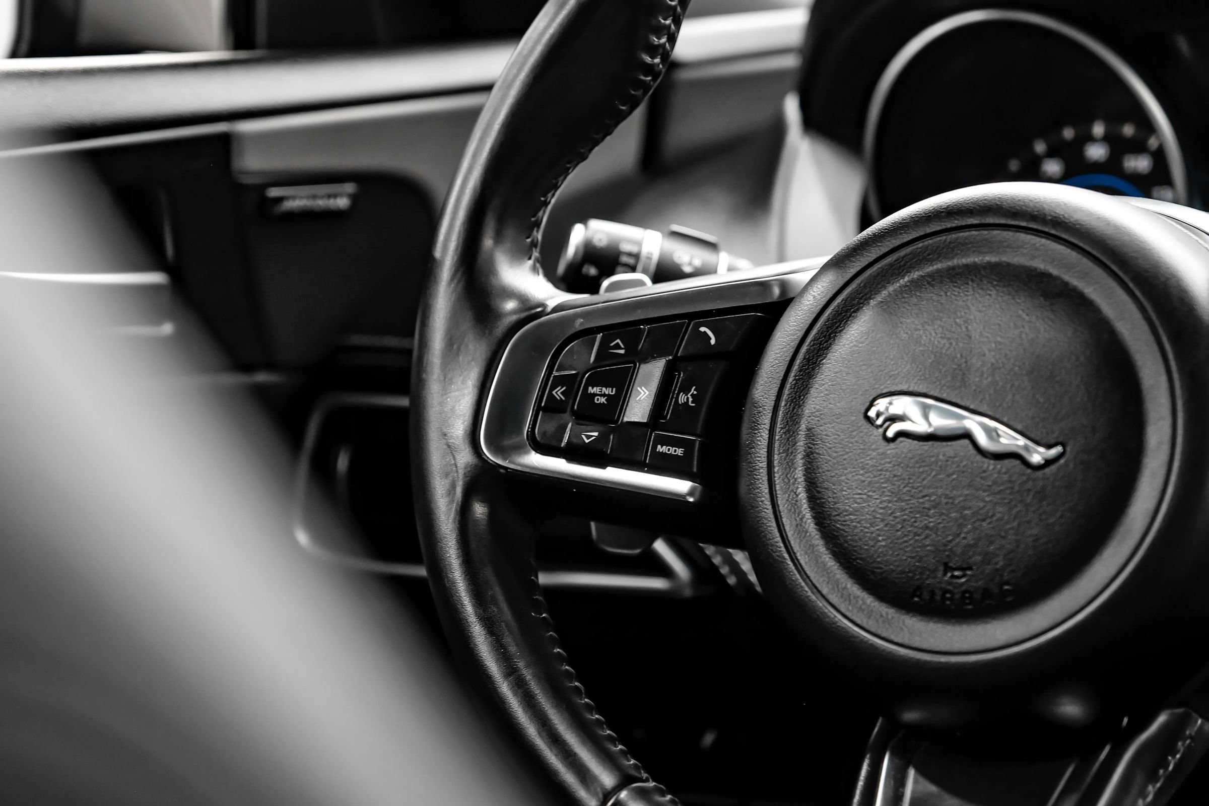 Used 2019 Jaguar XE R-Sport AWD/4WD image 21