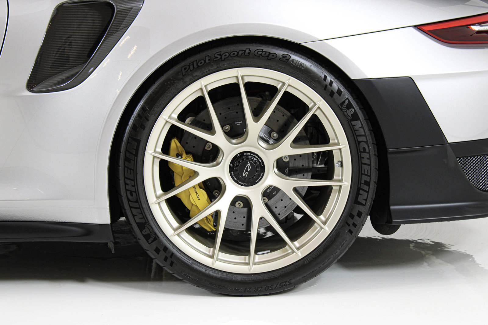 Used 2018 Porsche 911 GT2 RS RWD image 20