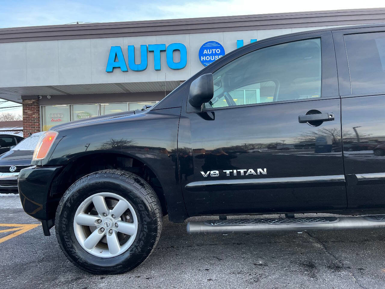 Used 2014 Nissan Titan SV w/ SV Value Truck Package image 36