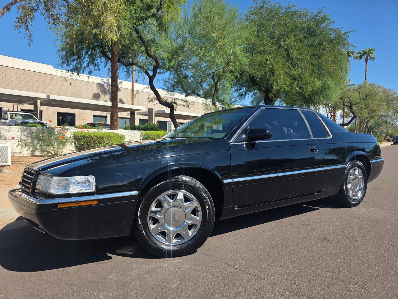 Used 1997 Cadillac Eldorado Touring FWD image 2