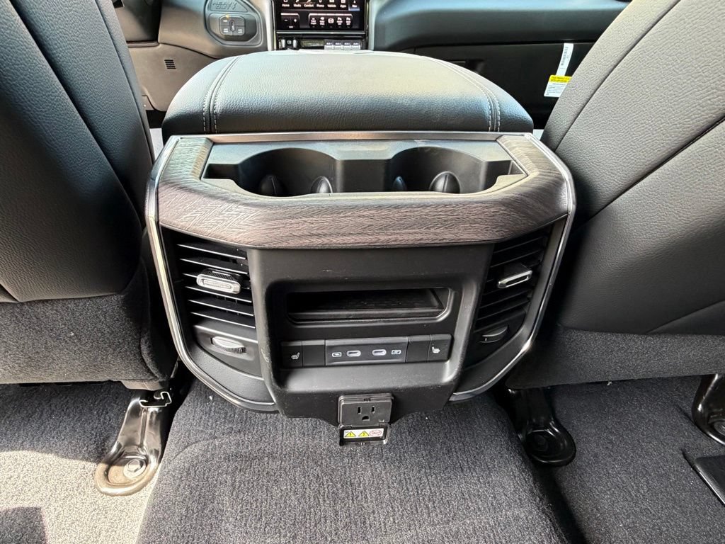 New 2026 RAM 3500 Laramie AWD/4WD image 28