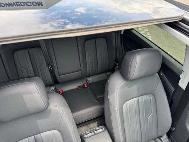 Used 2022 Audi e-tron Premium w/ Convenience Plus Package image 13