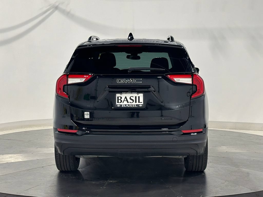 Used 2023 GMC Terrain SLE w/ Elevation Edition AWD/4WD image 12