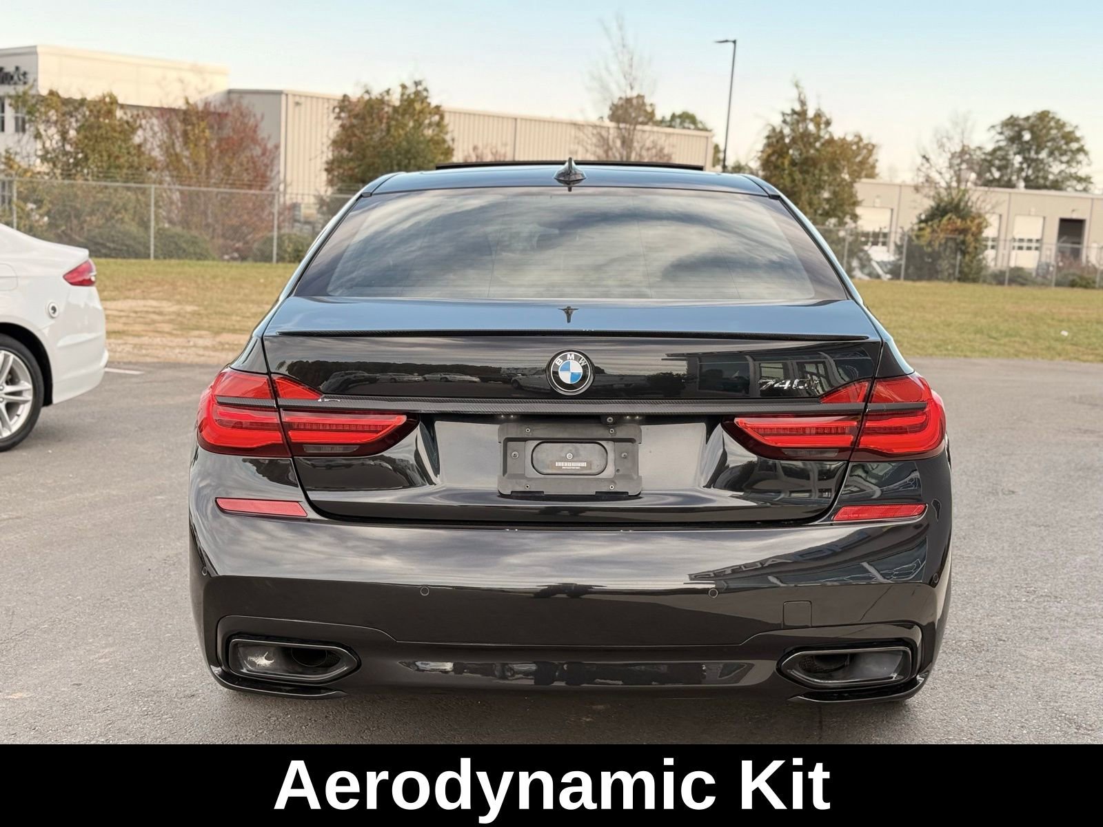 Used 2019 BMW 740i w/ M Sport Package image 8